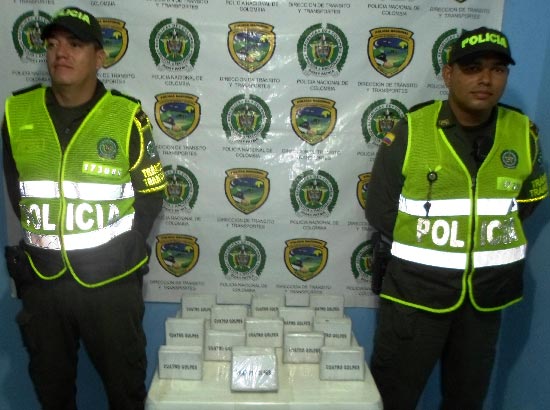 Policía incauta pólvora y licor en el Cesar