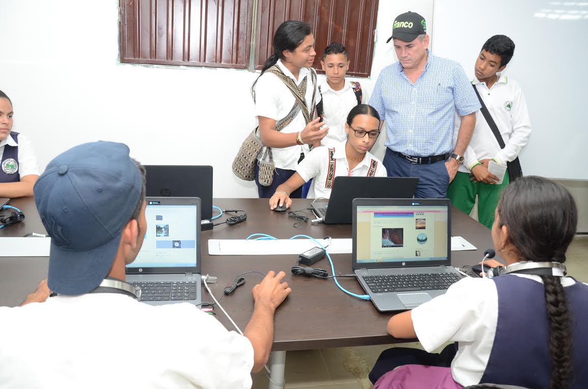 Gobernador Franco Ovalle inauguró Punto Vive Digital en Pueblo ... - ElPilón.com.co (Registro)
