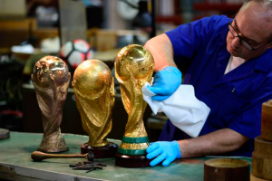 Conoce la sorprendente historia del cofre Louis Vuitton para la Copa  Mundial Rusia 2018 - EstiloDF