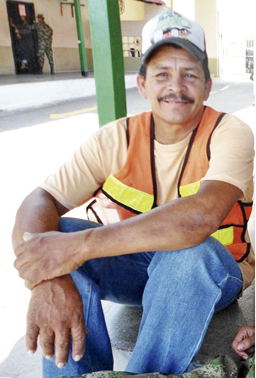 Gilberto Manuel Montaño Pacheco, murió en carreteras de La Guajira. 
