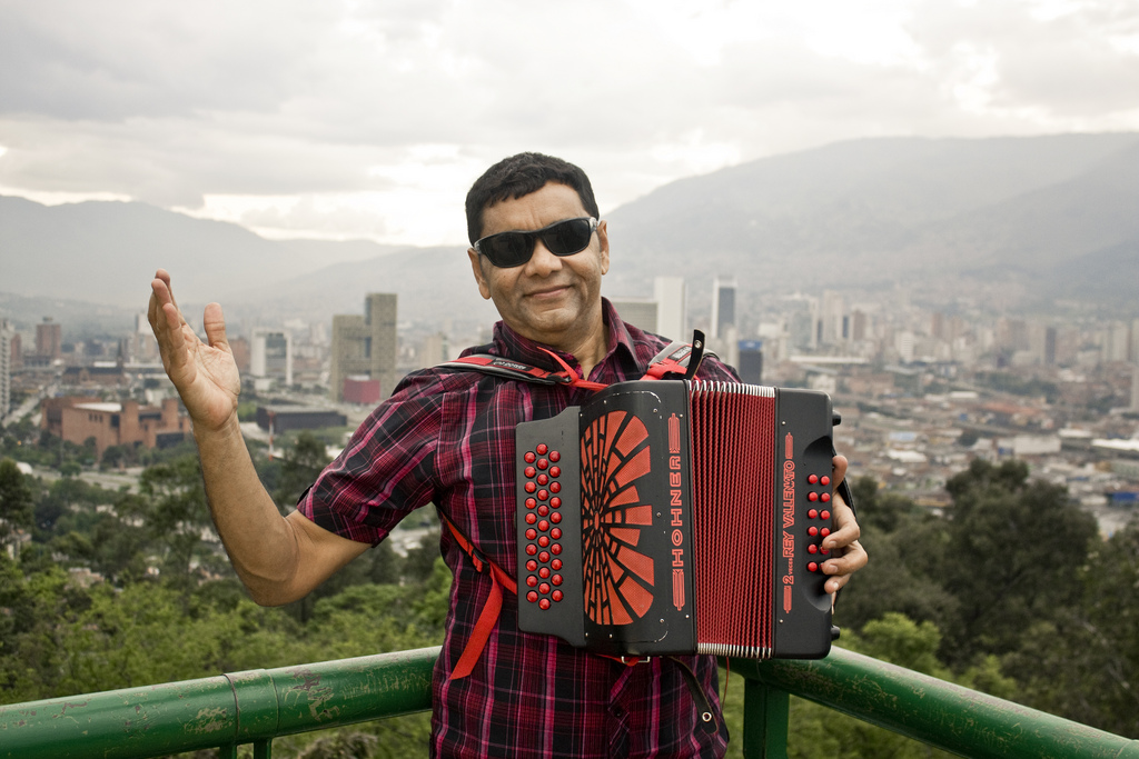 El acordeonero de 59 años de edad murió  en su residencia en Barranquilla por causa de un paro cardíaco.