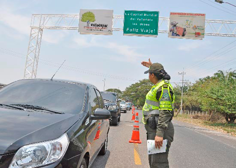 La Policía ha implementado puestos de control en diferentes puntos de la capital del Cesar.