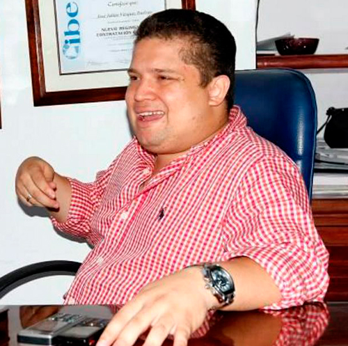 José Julián Vásquez está relacionado con la administración de Luis Alberto Monsalvo.
Inocencio Meléndez asesoró al exgobernador Cristián Moreno.