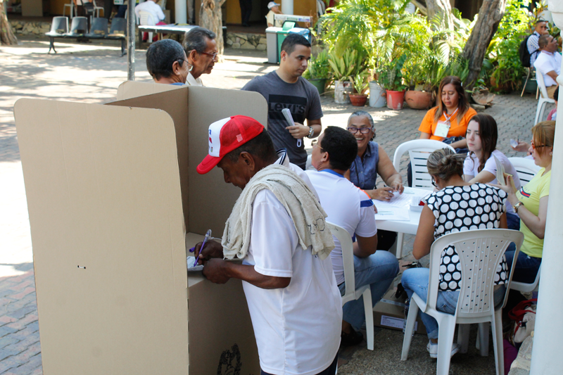 Durante la jornada electoral, las autoridades garantizaron la seguridad y tranquilidad de los votantes.