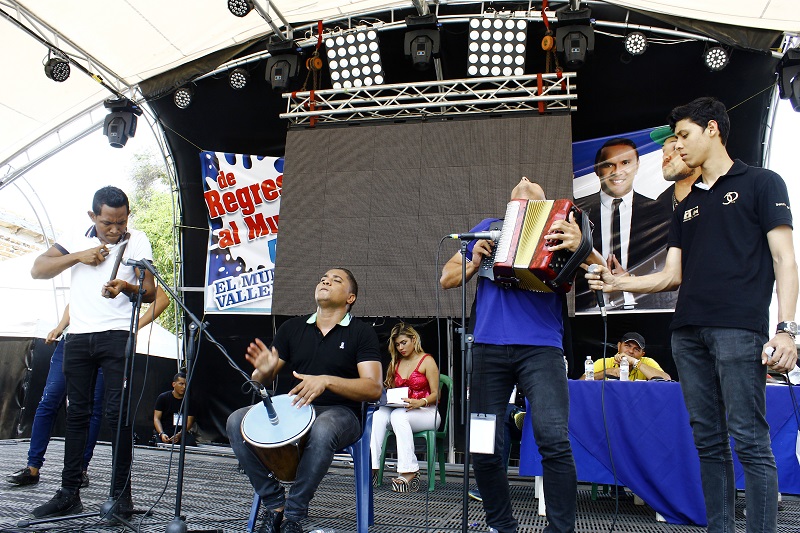 Un total de 12 jóvenes universitarios se disputaban el premio al mejor acordeonero aficionado de la séptima versión del Festival Universitario.                                             Foto:  Joaquín Ramírez/EL PILÓN