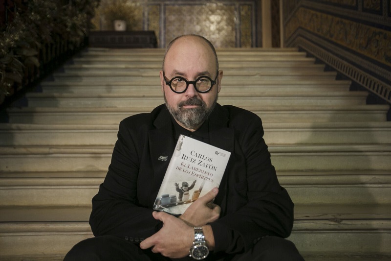 Carlos Ruiz Zafón, Spanish Novelist, Dead at 55