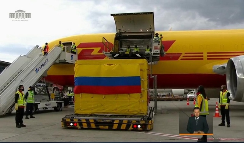 El avión proveniente de Miami, Estados Unidos, aterrizó en suelo colombiano a la 1:00 de la tarde. 

FOTO/PRESIDENCIA DE COLOMBIA. 