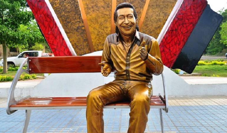La estatua de Diomedes Díaz está ubicada en el parque La Provincia de Valledupar. 

FOTO: CORTESÍA.
