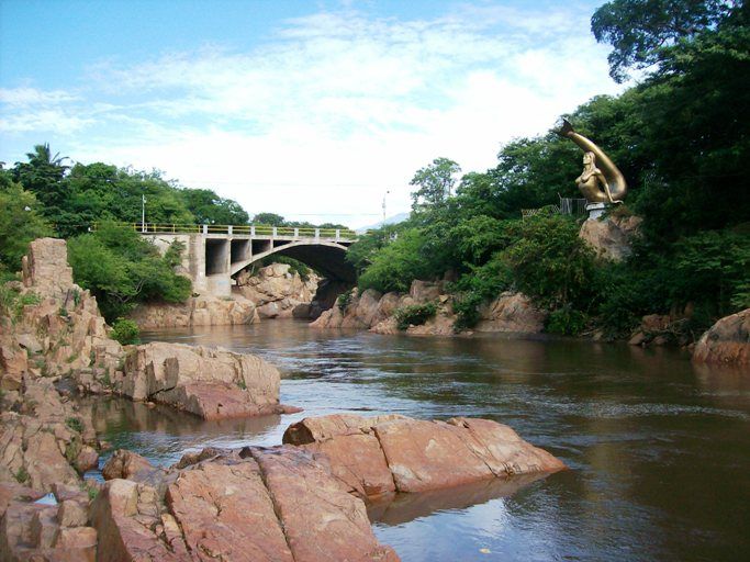 Puente Hurtado del río Guatapurí.