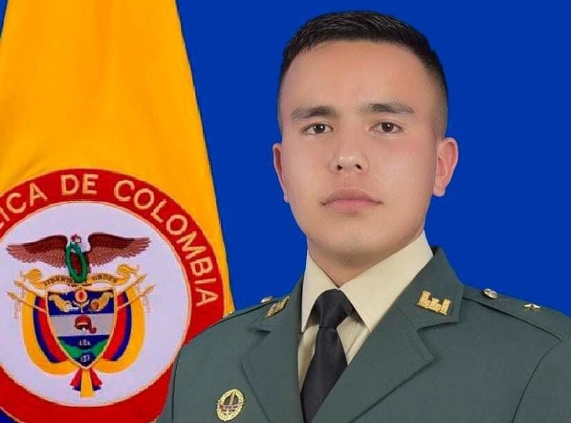 Cristian Calderón estaba recién graduado de la escuela militar.