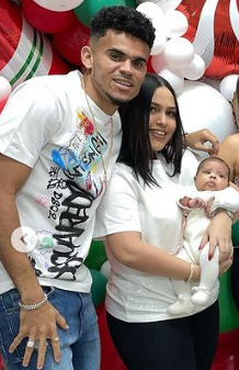 Luis Díaz junto a su esposa, Geraldine Ponce, y su hija Roma.
Foto: tomada de Instagram. https://www.instagram.com/p/CX4pfs5Kj-L/