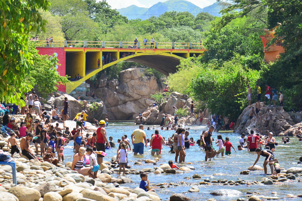 En el balneario Hurtado del río Guatapurí, la delincuencia azota a bañistas y vendedores. FOTO: CORTESÍA. 
 FOTO CORTESÍA