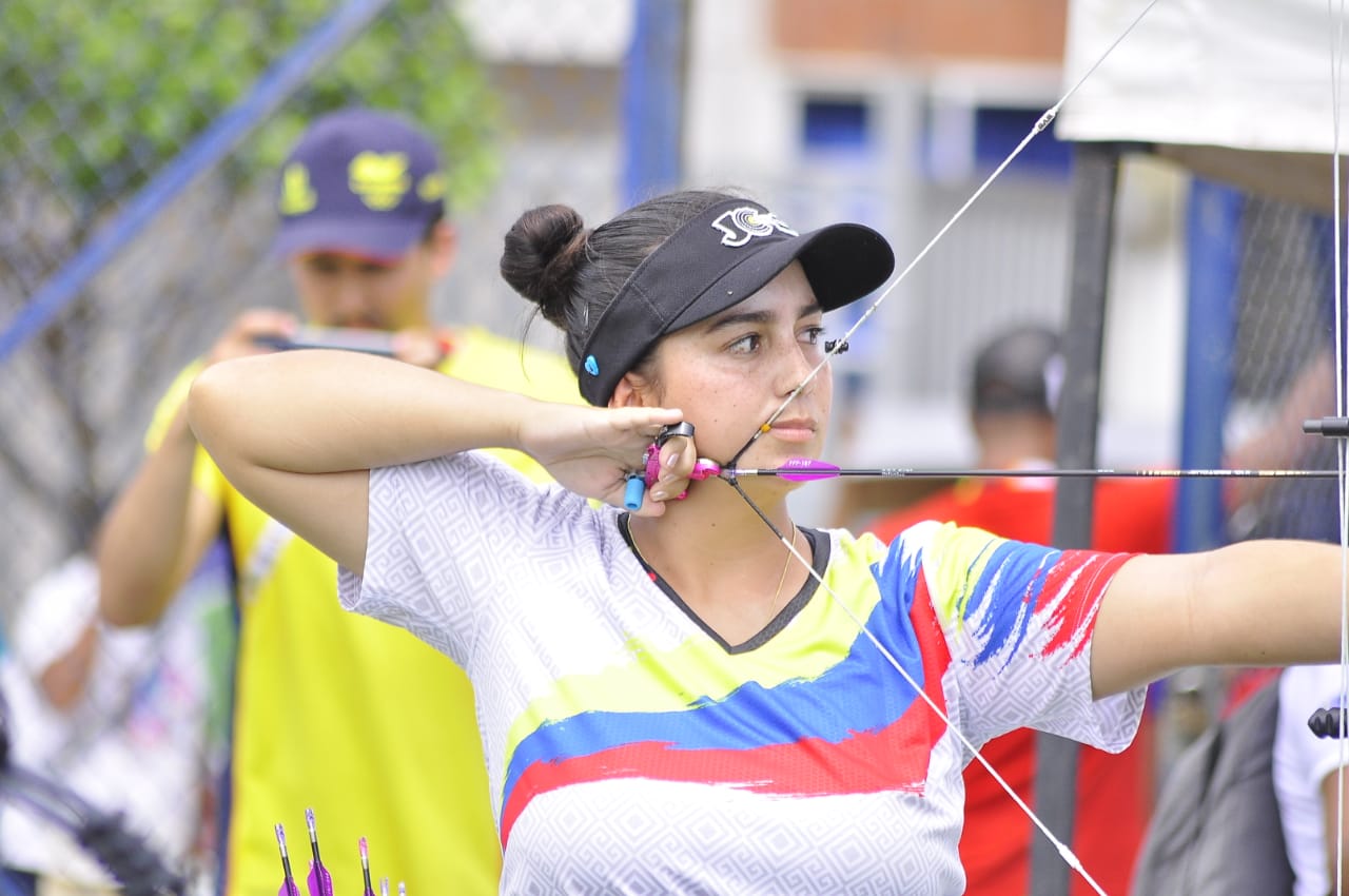 LA ARQUERA SARA LÓPEZ hizo valer su favoritismo y se colgó tres oros en los Juegos Bolivarianos Valledupar 2022./FOTO: JOAQUÍN RAMÍREZ
