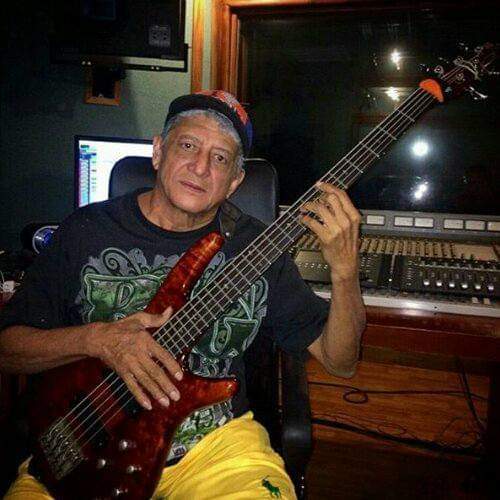 JOSÉ VÁSQUEZ, ‘QUÉVAZ’, conocido como ‘El papá de los bajistas del vallenato’, murió este lunes una clínica de Barranquilla/FOTO: CORTESÍA.