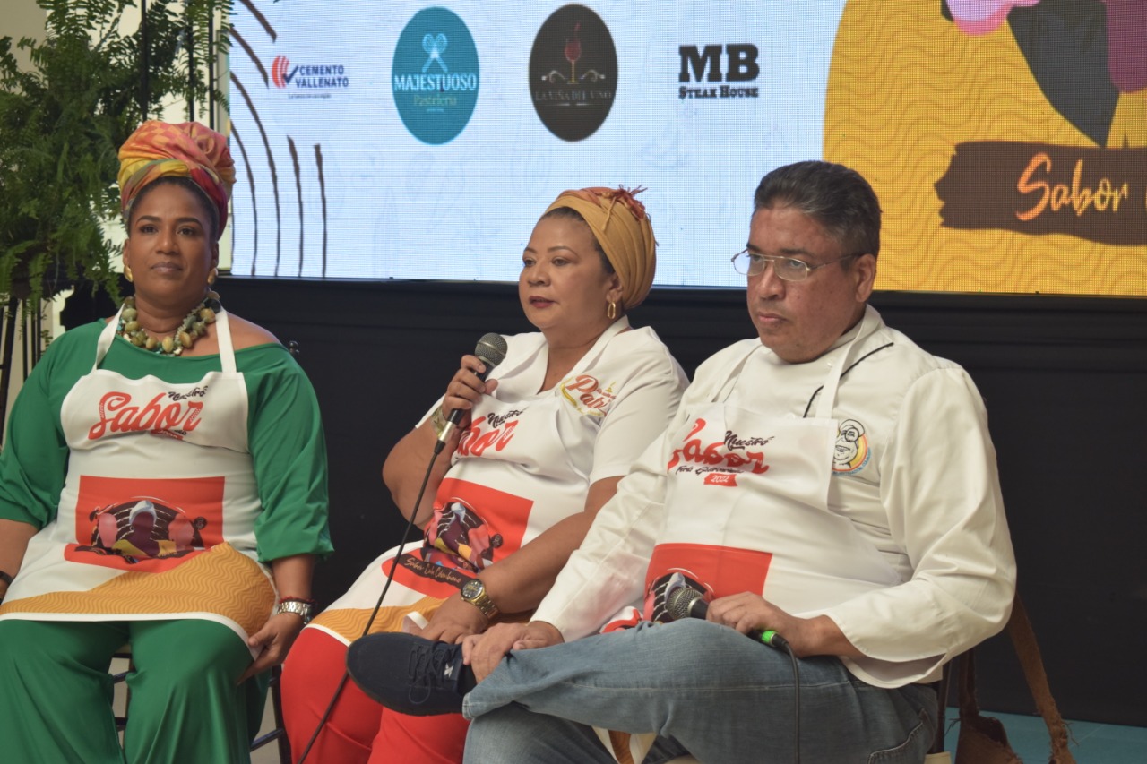 Los chefs Patricia de Bonet, Milena Lora y Julio Mario Celedón conformaron el panel para el conversatorio ‘Comida tradicional de la región Caribe, identidad gastronómica’. 
