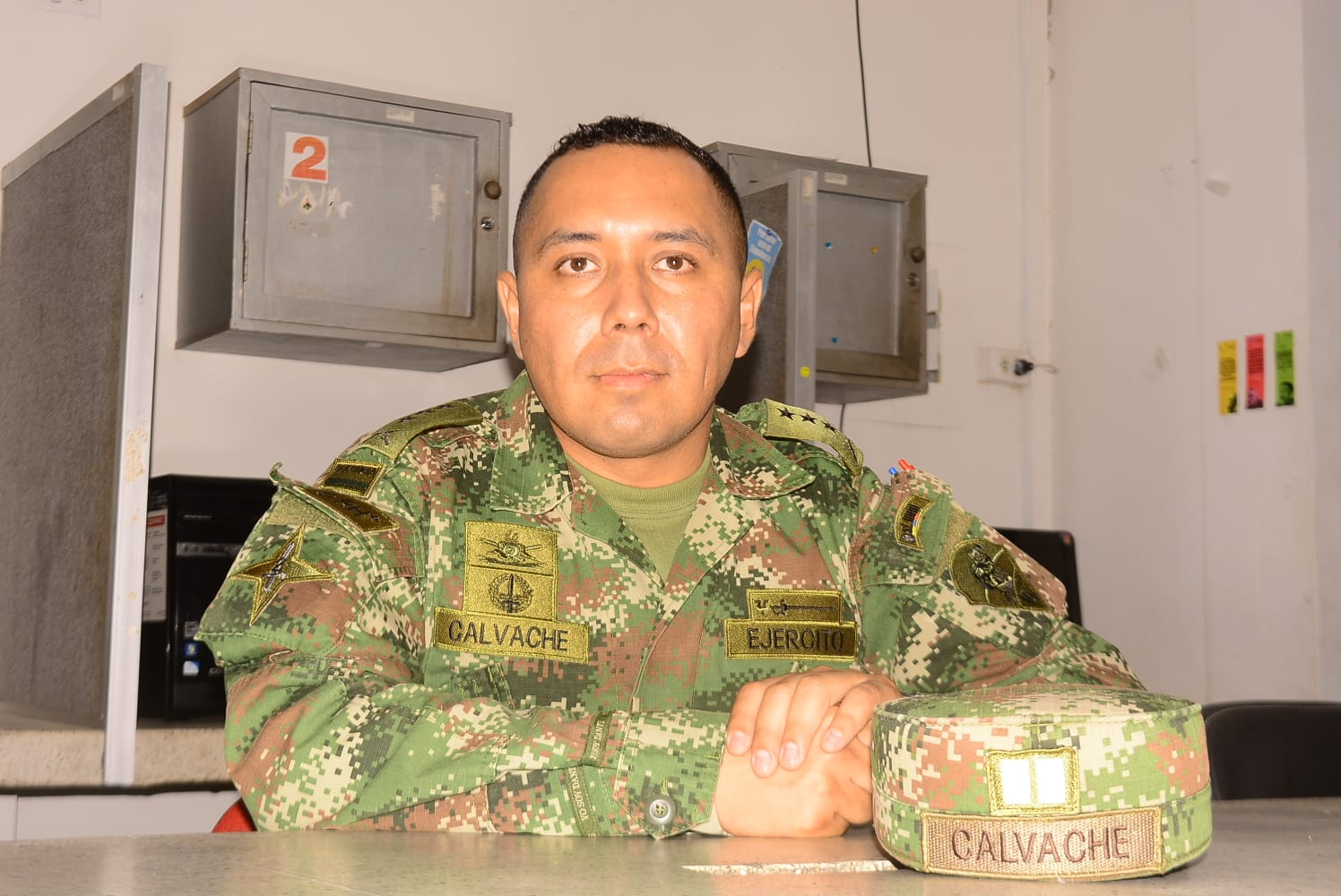 El capitán José Felipe Calvache, comandante del Distrito Militar N°15.
