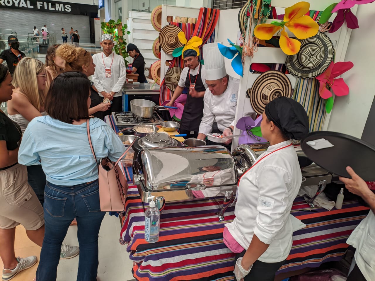 La Feria Nuestro Sabor se desarrolló entre el sábado y el domingo en el Centro Comercial Unicentro.    / FOTO: JOAQUÍN RAMÍREZ. 
