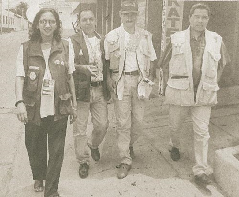 Imagen de referencia de periodistas de EL PILÓN, quienes ejercieron su profesión en medio del conflicto armado.     / FOTO: EL PILÓN. 
