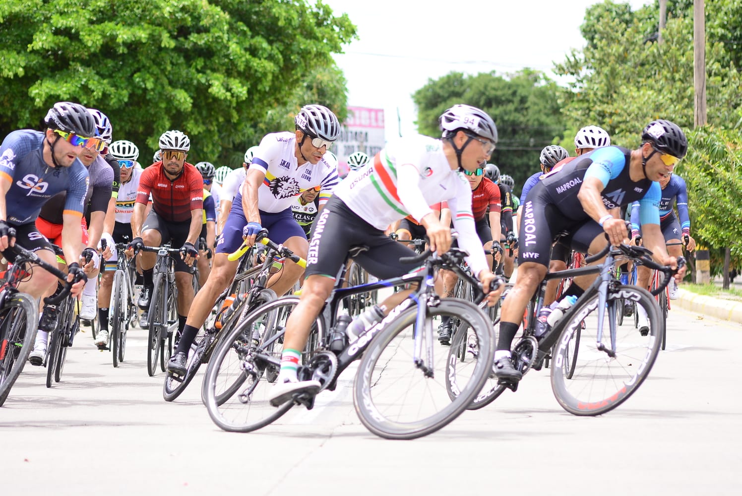Con un circuito por las calles de Valledupar, culminó este domingo la Vuelta a Colombia Sénior Máster que se desarrolló en carreteras del Cesar./ FOTO: JOAQUÍN RAMÍREZ.