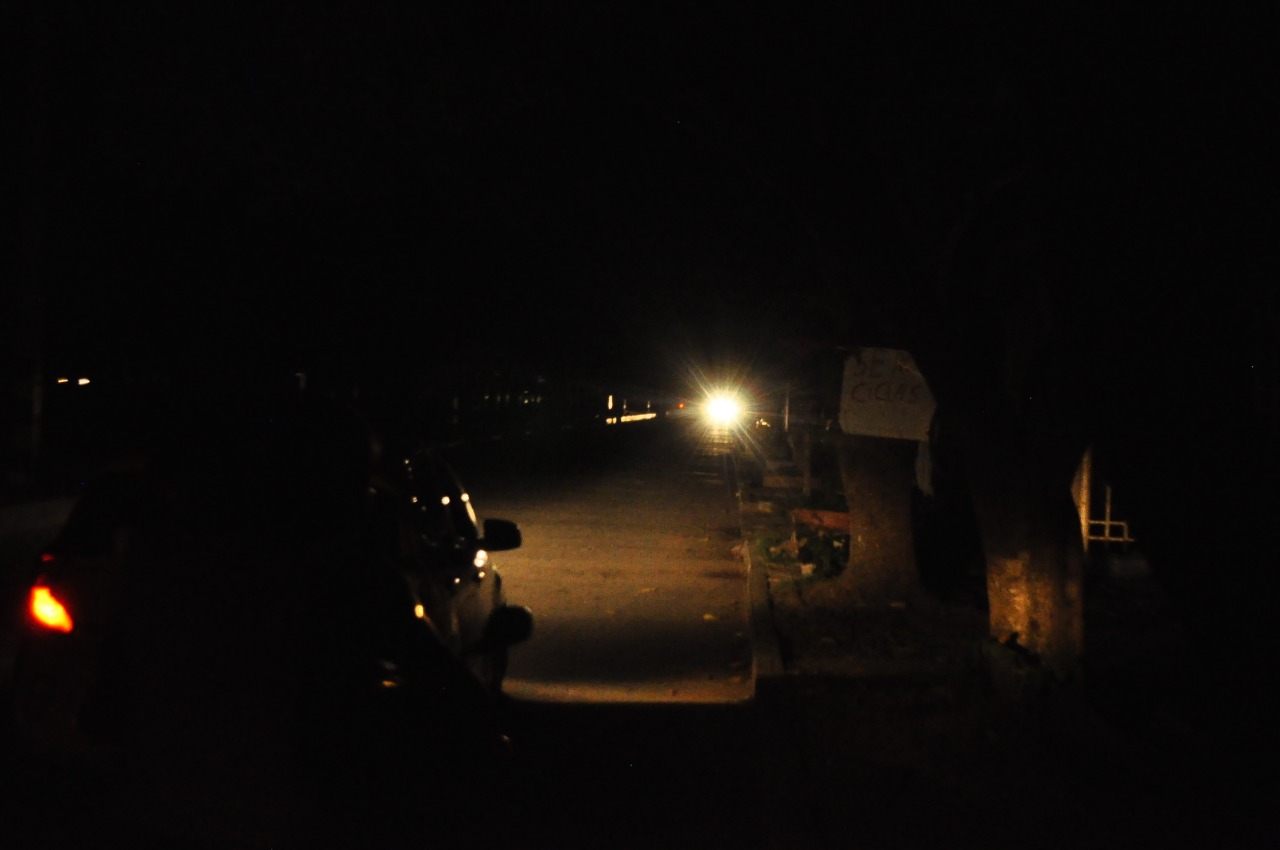 En total oscuridad se encuentran las calles de la ciudad por falta de mantenimiento de las luminarias.  FOTO: JOAQUÍN RAMÍREZ. 