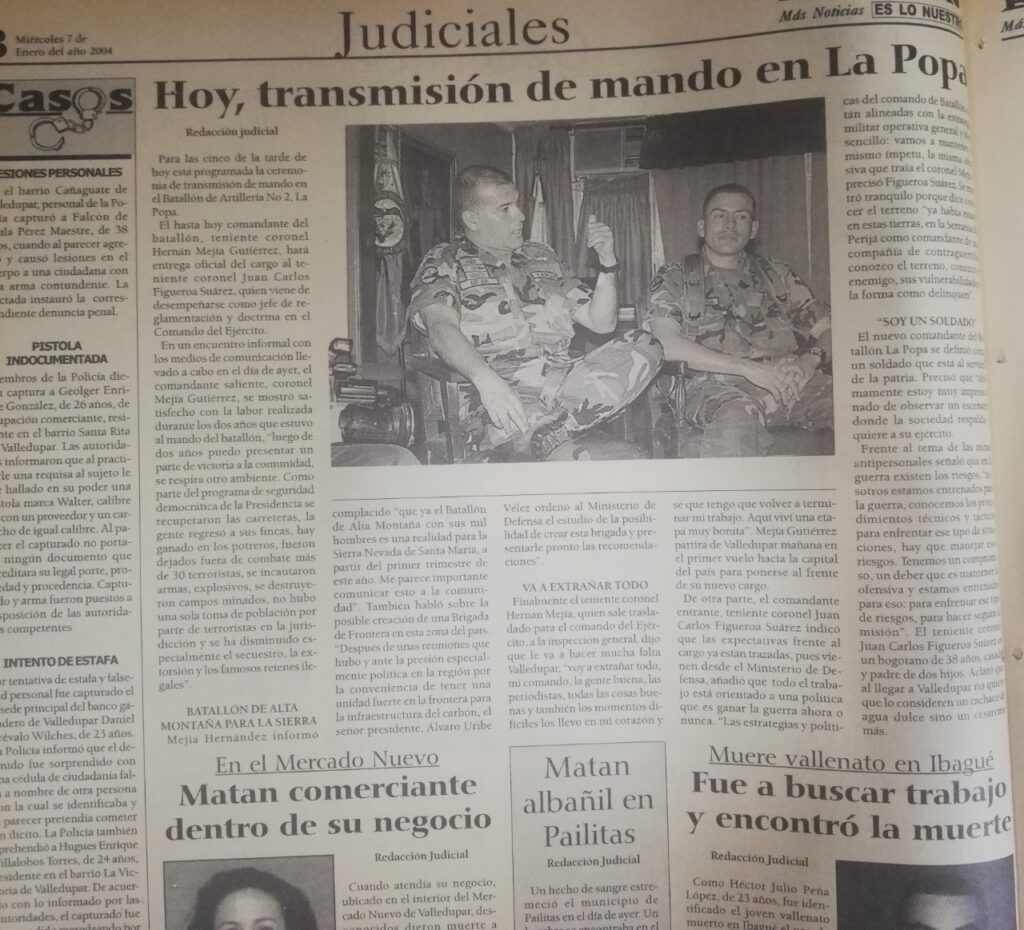 EL PILÓN el 7 de enero de 2004 registró la transmisión de mando entre los coroneles. FOTO ARCHIVO EL PILÓN.