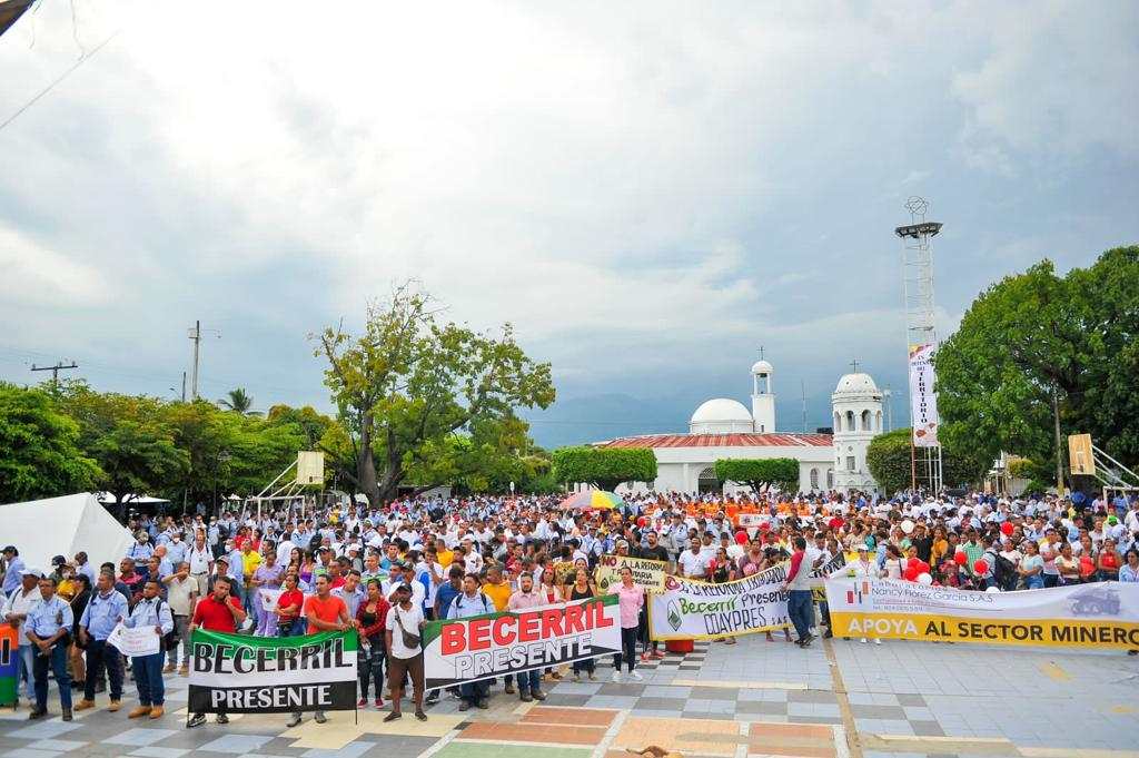 Además de Valledupar, en La Jagua se manifestaron cientos de personas, también llegaron de municipios aledaños.  /FOTO:CORTESÍA. 