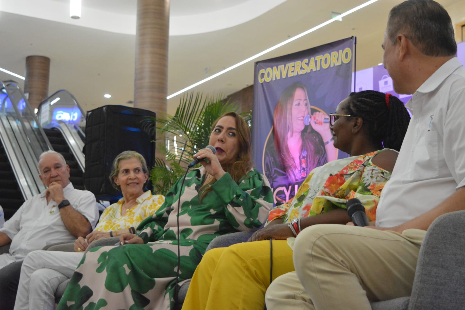 Este miércoles se realizó un conversatorio en honor a la homenajeada Lucy Vidal como inicio a los actos oficiales del Festival de las Mujeres./FOTO: JOAQUÍN RAMÍREZ.
