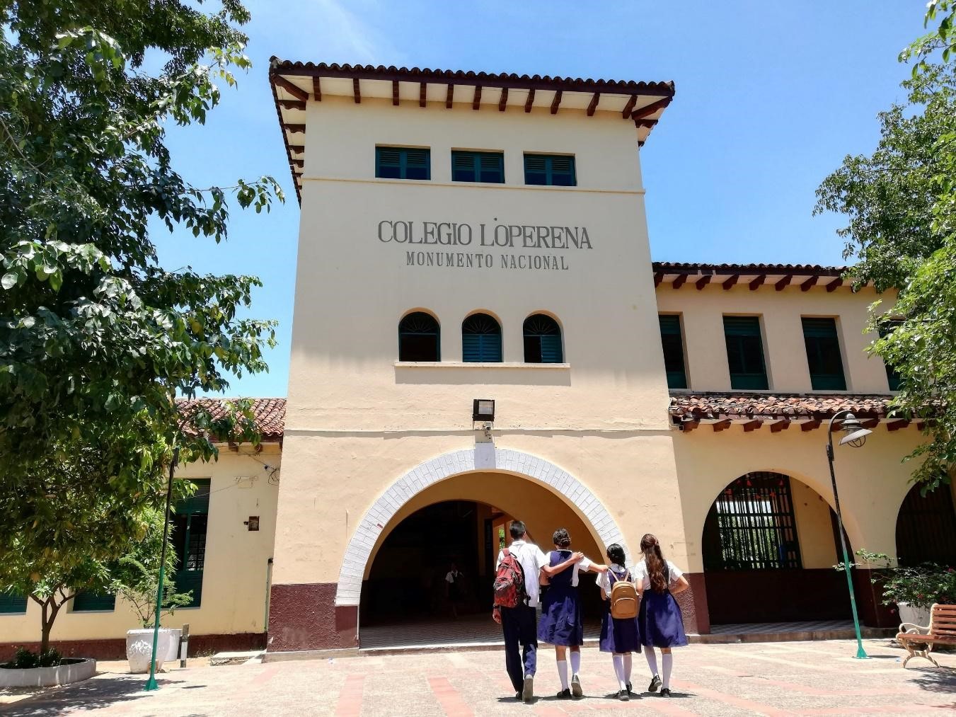 Colegio Nacional Loperena.
