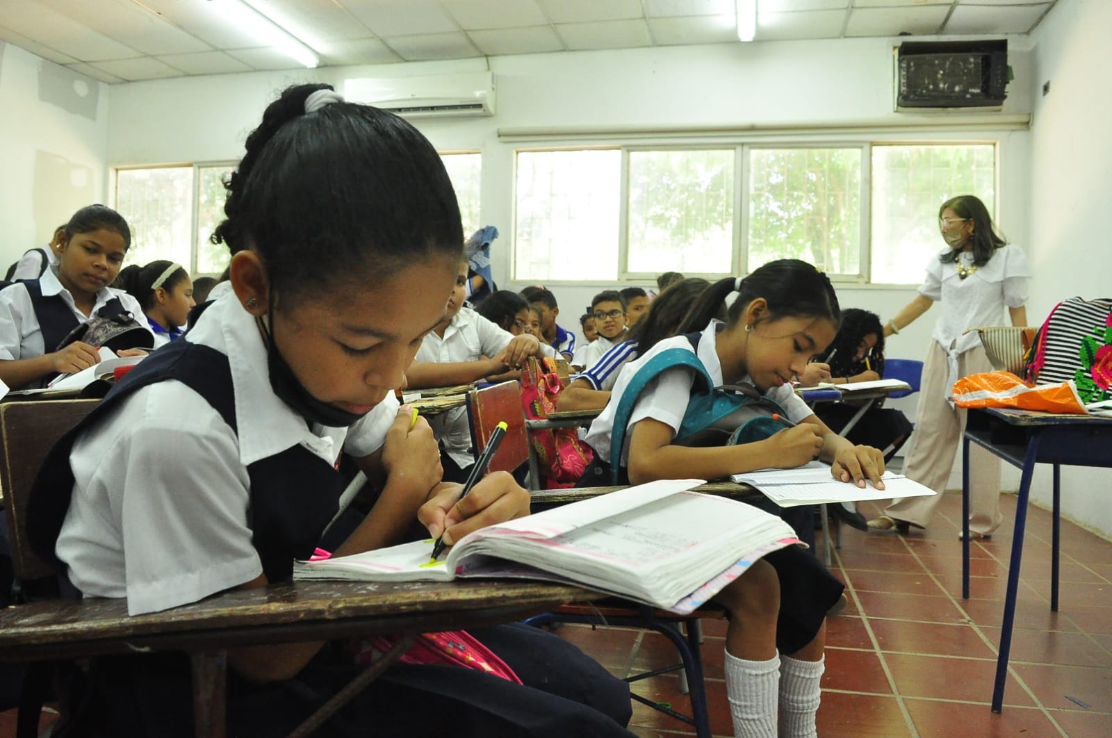 Los acudientes deberán asistir a los diferentes colegios y presentar la documentación requerida.                                         / FOTO: JOAQUÍN RAMÍREZ. 