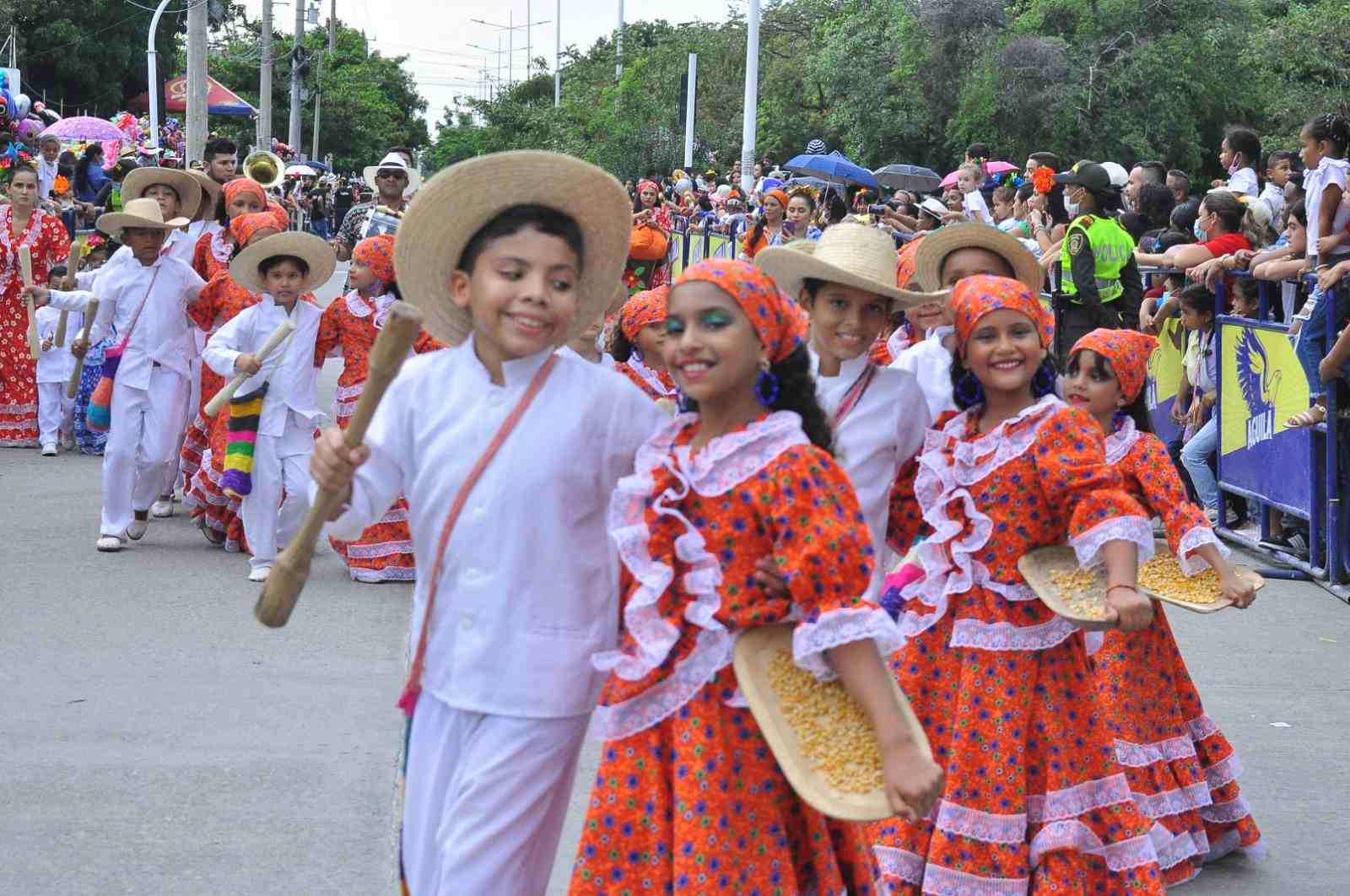 El desfile fue realizado la tarde de este domingo.                                                /FOTO: JOAQUÍN RAMÍREZ. 