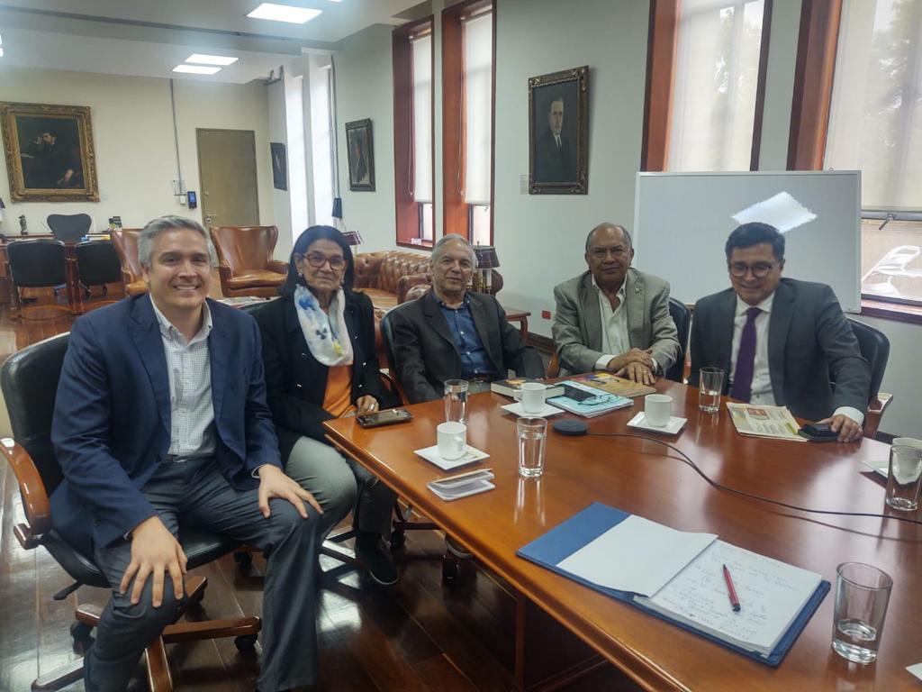 El director de la RAP Caribe sostuvo una reunión con el ministro Ricardo Bonilla y otros miembros de las regiones administradoras.               /FOTO: CORTESÍA. 
