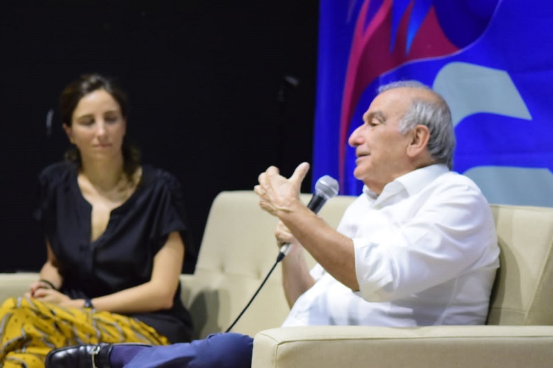 Humberto de la Calle en el conversatorio con Catalina Lobo en la Feria del Libro de Valledupar, Felva 2023.  

 Foto: JOAQUIN RAMÍREZ. 