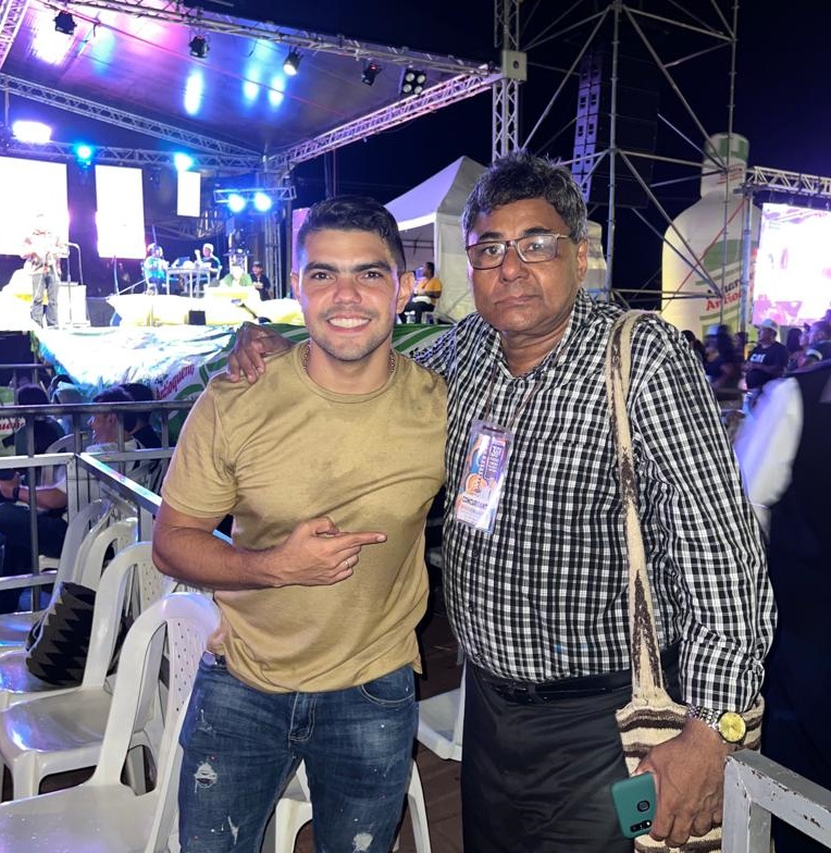  Eduardo Padilla Bermúdez ganó con la canción ‘No hay derecho’. Esta fue interpretada por el joven cantante José Martín Bernier. 

FOTO: CORTESÍA. 