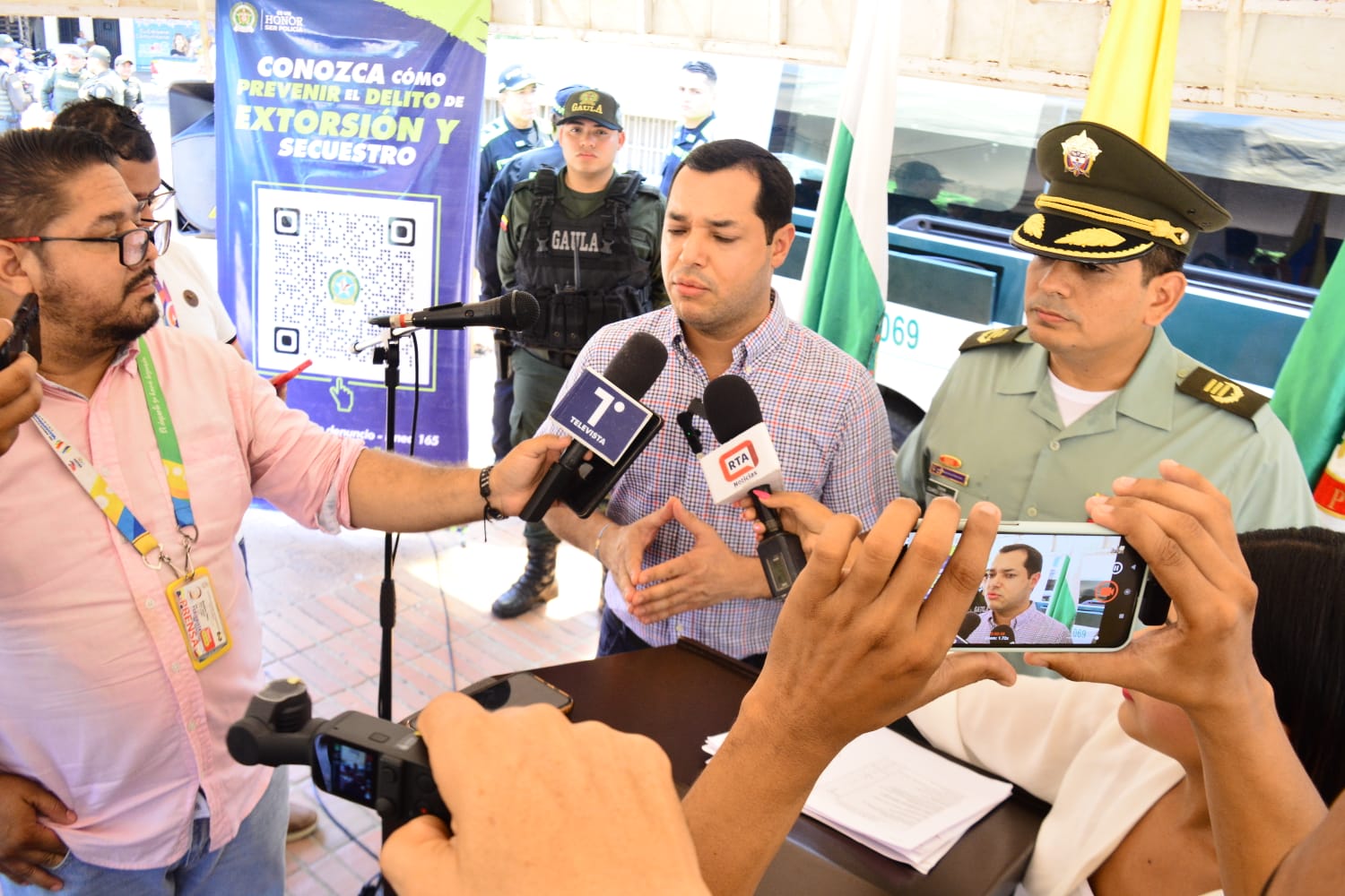 Felipe Murgas, secretario de Gobierno, anuncia el mantenimiento correctivo y preventivo de las cámaras de seguridad. Foto: Joaquín Ramírez