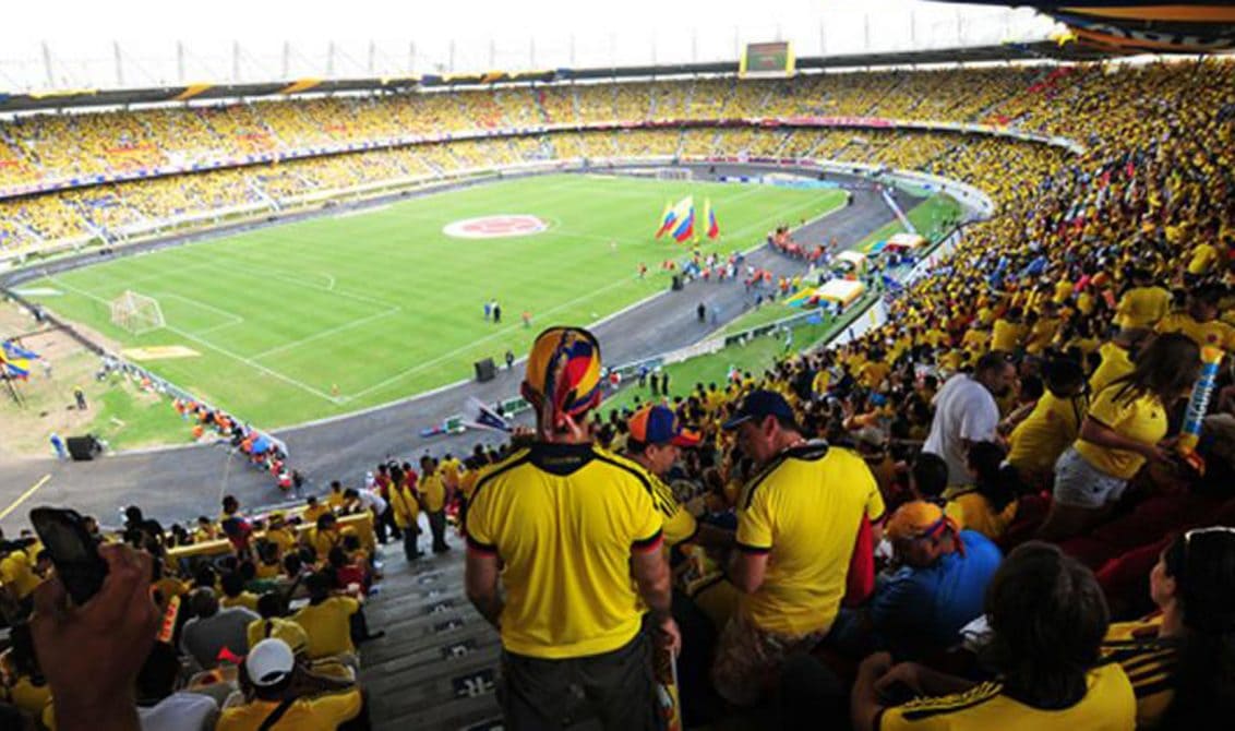 La Selección Colombia motiva a muchos hinchas a ver en vivo y en directo el partido contra Venezuela.  Los vallenatos no son la excepción. Foto: Antena 2.